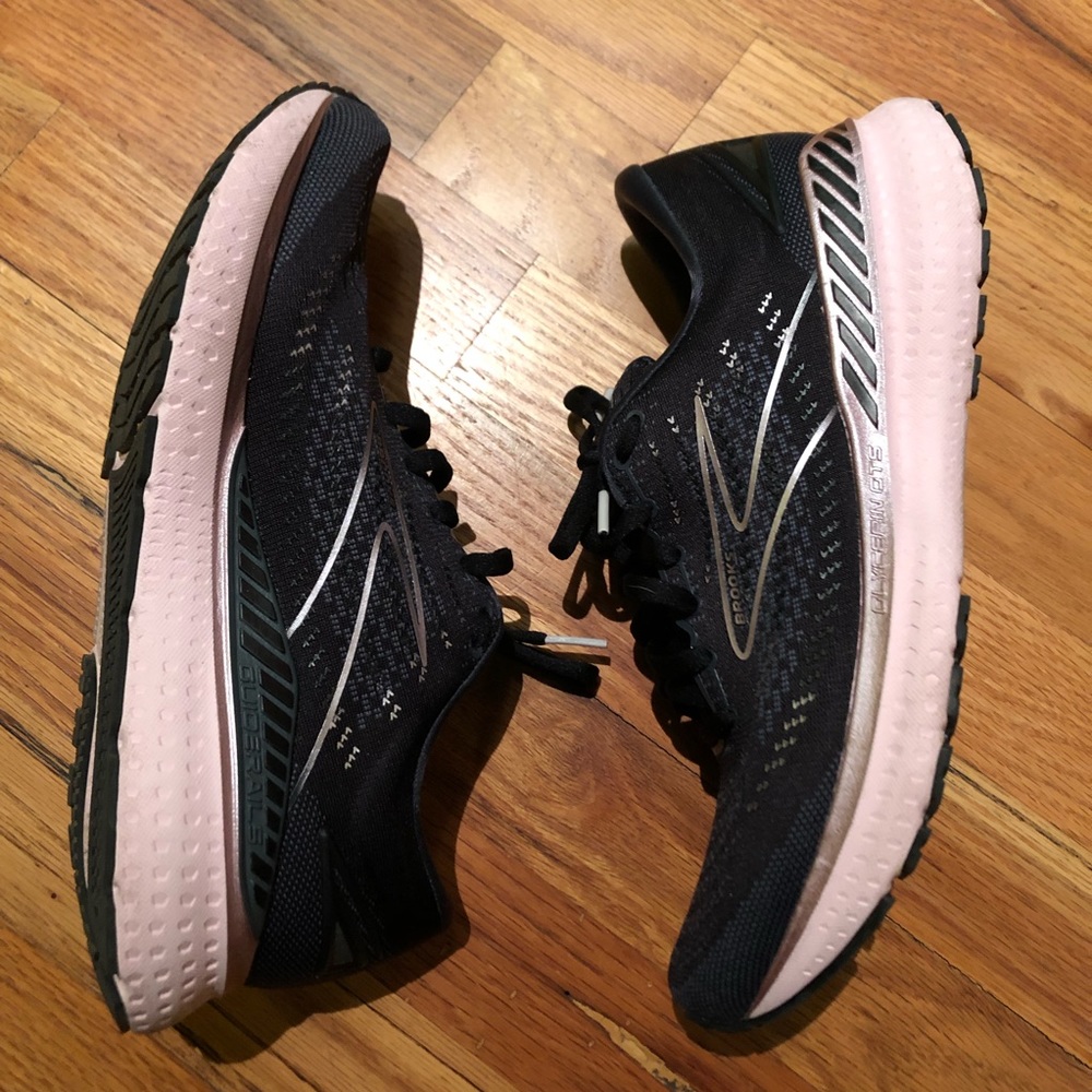 Brooks Glycerin GTS 19 womens size 9.5 41 medium B width